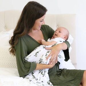 NEVER WORN Caden Lane Olive Bamboo Robe One Size fits most Small to Large